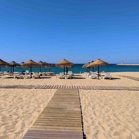 Apartamento frente ao mar com piscina de água salgada Quarteira Esterno foto
