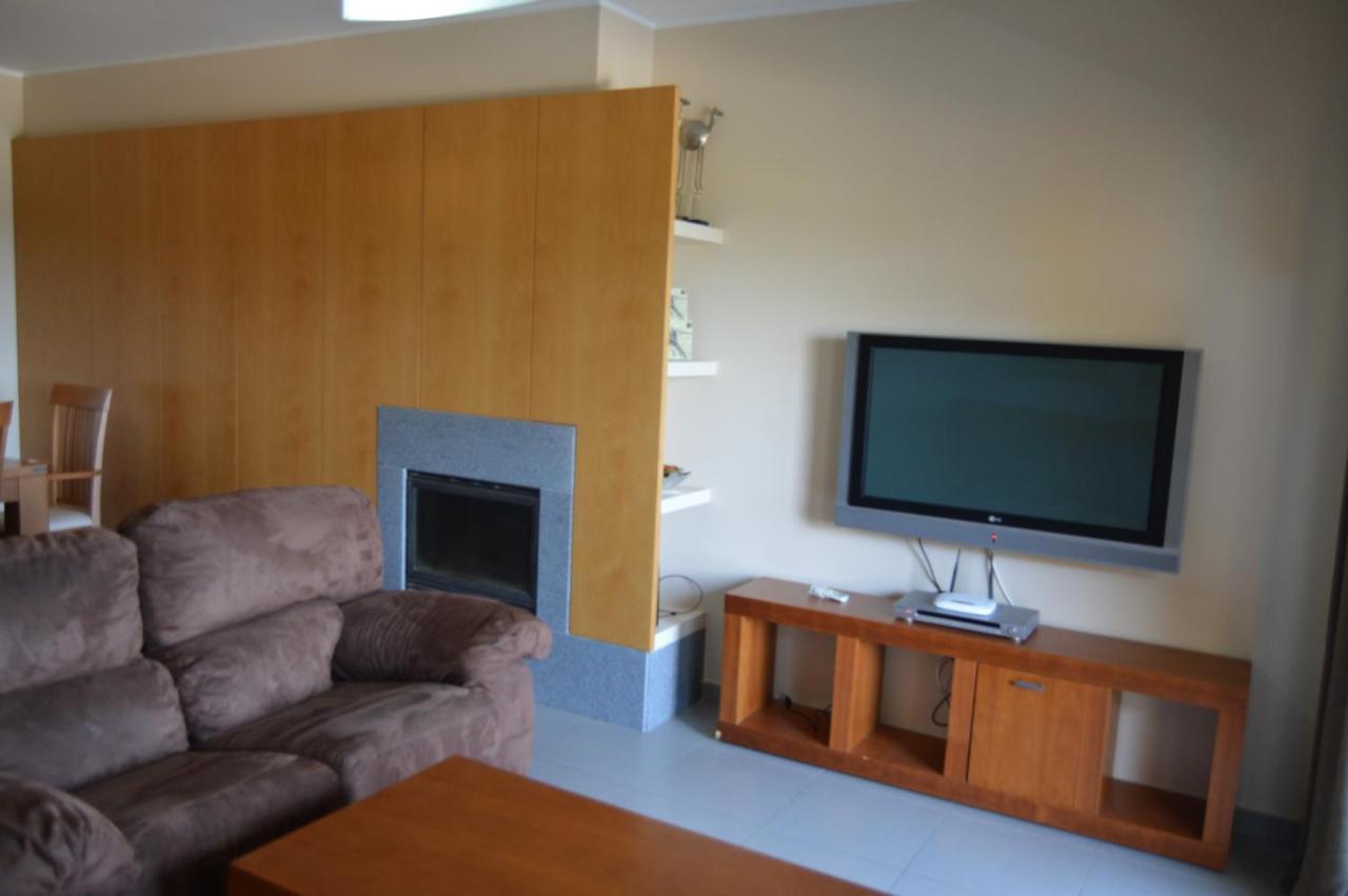 Apartamento frente ao mar com piscina de água salgada Quarteira Esterno foto
