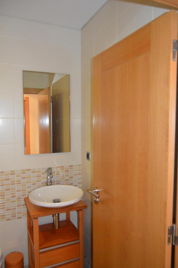 Apartamento frente ao mar com piscina de água salgada Quarteira Esterno foto