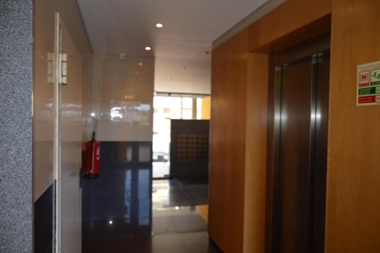 Apartamento frente ao mar com piscina de água salgada Quarteira Esterno foto