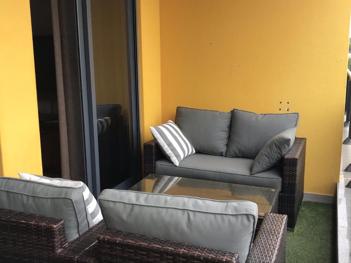Apartamento frente ao mar com piscina de água salgada Quarteira Esterno foto